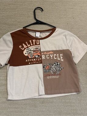 ROMWE Kids Colorblock Motorcycle Graphic Tee in Brown & Cream